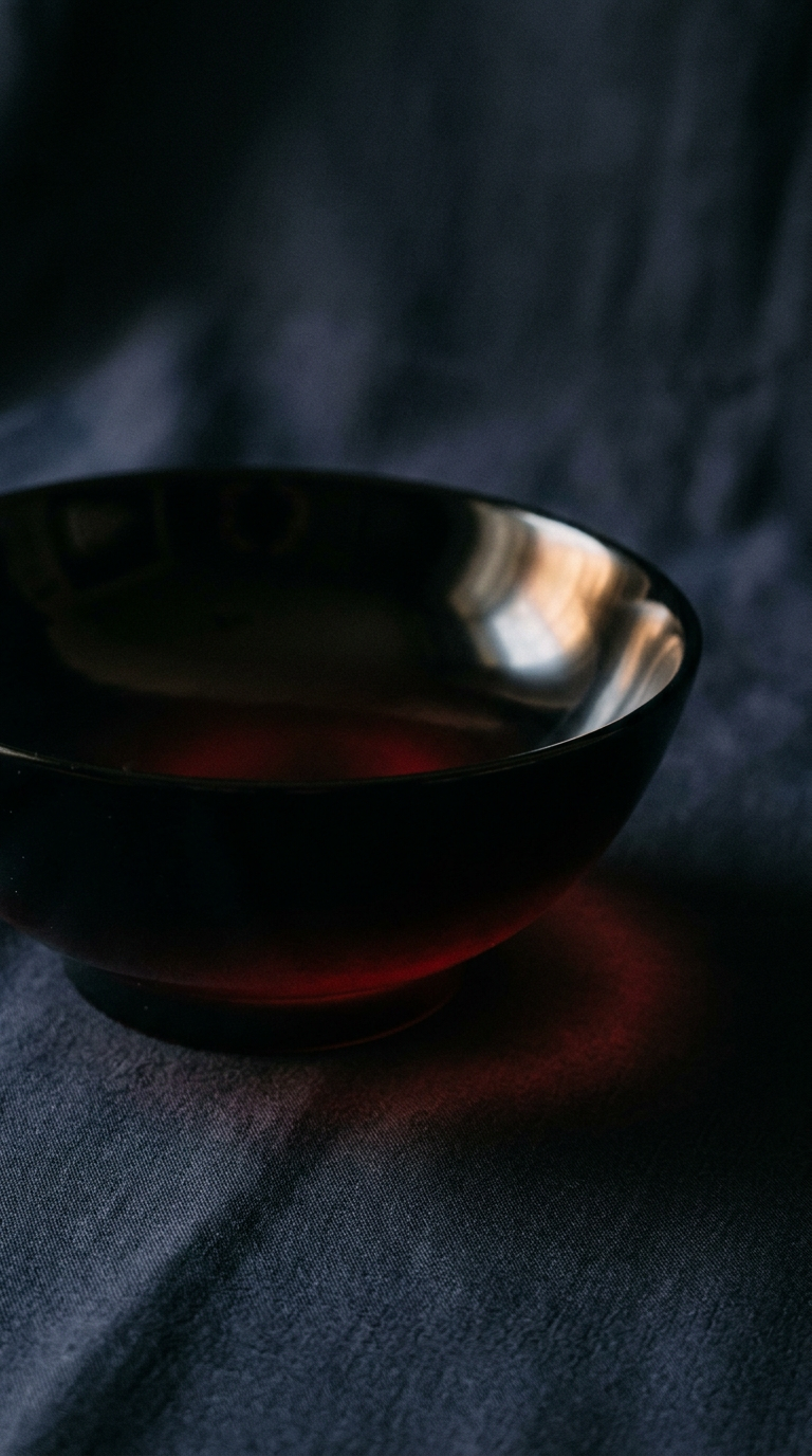 Polished dark urushi lacquer